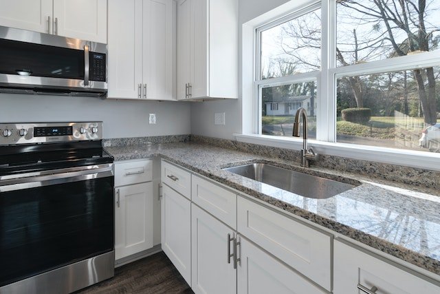 How-to-Choose-the-Right-Countertop-Material-for-Your-Kitchen-Renovation-2