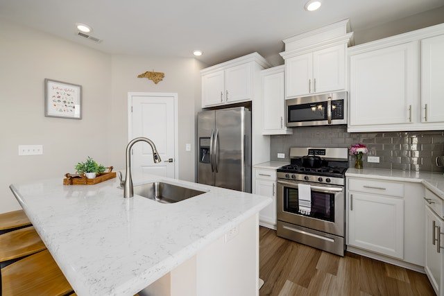 How-to-Choose-the-Right-Countertop-Material-for-Your-Kitchen-Renovation-3